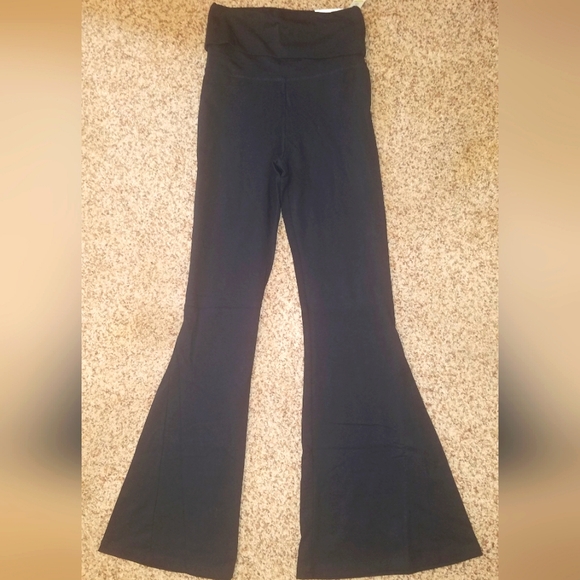 aerie Pants - NWT Aerie Offline OG Super Flare Leggings Size Small